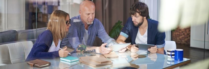 How To Become A Professional Designer? Know Everything About The Profile